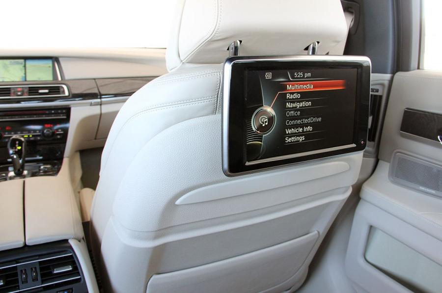  BMW 750iL 2013 года  (фото 12 из 96)